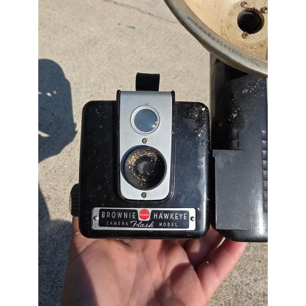 Vintage Kodak Brownie Hawkeye Flash Model Camera with Kodalite Flashholder‎